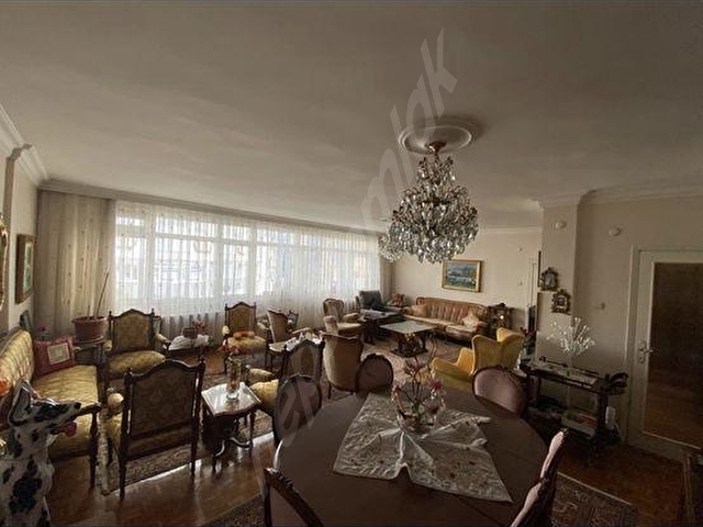GAYRETTEPE MERKEZİ KONUMDAKİRACISIZ 4+1 ARAKAT DAİRE - Görsel 10