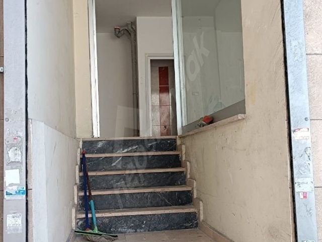 KİRALIK DÜKKÂN İNDİR BİNDİRE MÜSAİT OTOPARKLI - Görsel 4