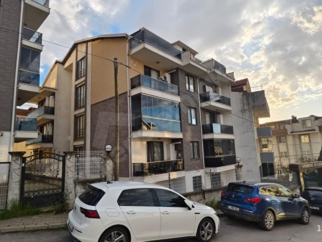 İZMİT VENEDİK EVLERİNDE 1+1 KİRALIK MODERN DAİRE - Görsel 2