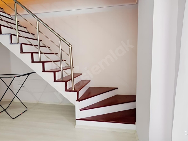 İZMİT VENEDİK EVLERİNDE 1+1 KİRALIK MODERN DAİRE - Görsel 12