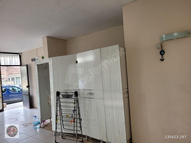 Bayraklı merkezde Central Hospital yanı 37 M2 kiralık dükkan - Görsel 6