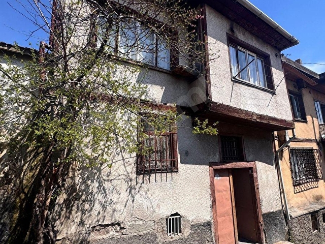LİDER EMLAKTAN ANKARA KALESİ TARİHİ AHŞAP SATILIK EV