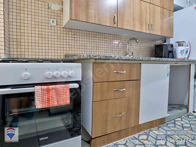 DİKİLİ SALİMBEY MAHALLESİ’NDE DENİZE 50 METRE, TADİLATLI MASRAFSIZ DAİRE - Görsel 4