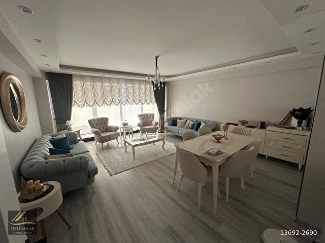 Bandırmada satılık daire 4+1 kombili havuzlu,saunalı sitede