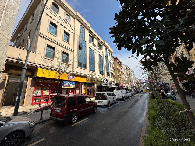 KAĞITHANE GÜRSELDE METROBÜSE 3 DK OTOPARKLI 2+1 KİRALIK OFİS