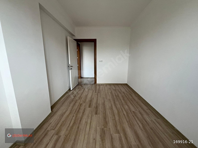 ÇÖZÜM EMLAKTAN MURADİYE SİTE İÇİNDE 2+1 K.MUTFAK KİRALIK DAİRE - Görsel 19