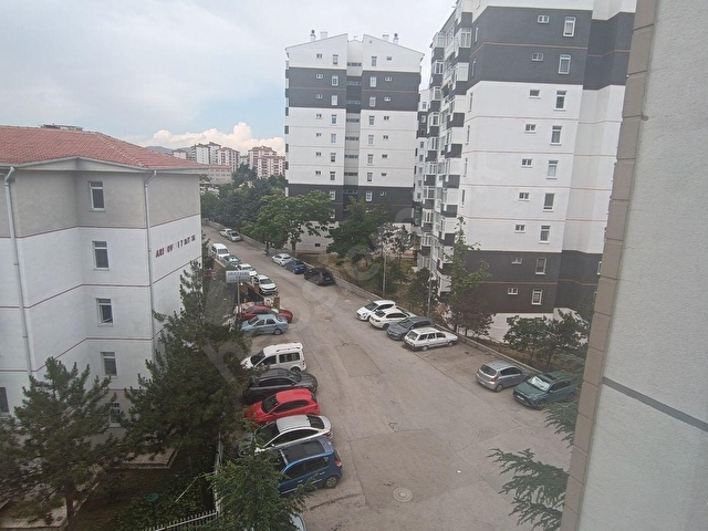 BATIKENT KARACILAR SİTESİNDE FULL YAPILI ARA KAT KOMBİLİ DAİRE - Görsel 2