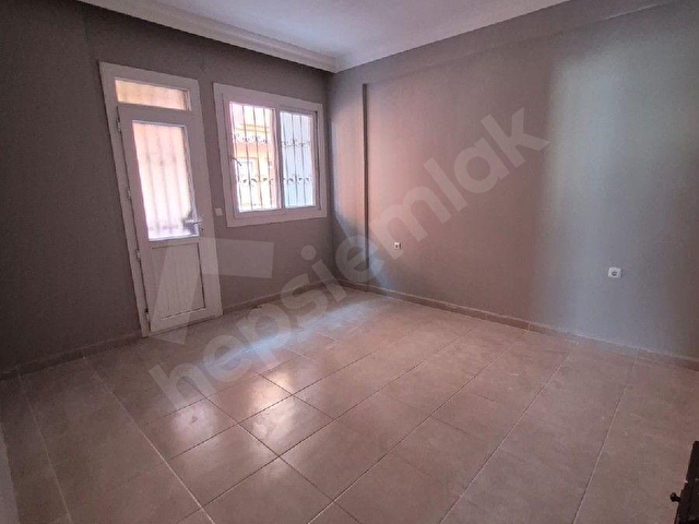 ARSUZ GÖZCÜLER MAHALLESİNDE ÇARŞI İÇİNDE SATILIK DAİRE - Görsel 7