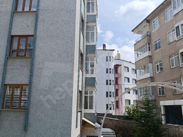 TANIDIK EMLAKÇI SELÇUK MAH. MÜKEMMEL KONUMDA 2+1 DAİRE SATIYOR - Görsel 3