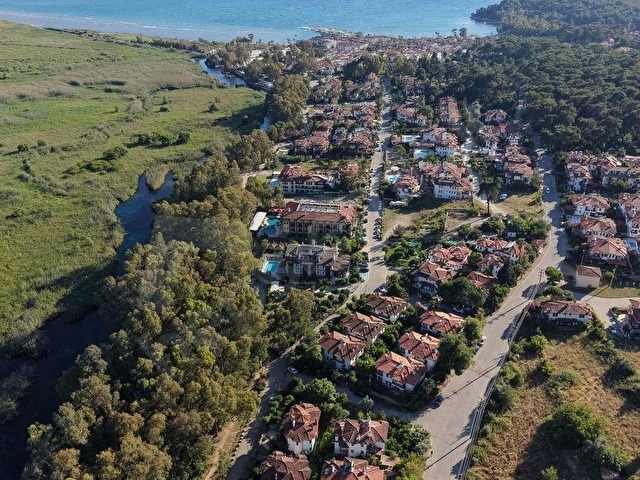 Muğla azmak nehrine sıfır 561 m2 arsa içinde havuzlu 5+3 villa - Görsel 12