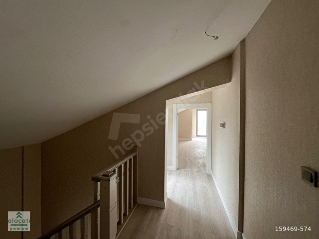 ALAÇATIDAN İLKER CADDESİNDE TERASLI MODERN FIRSAT 3+1 DUBLEKS - Görsel 18