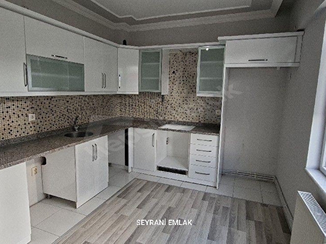 DEVELİ ÇARŞI MERKEZİNDE KİRALIK ÇOK GENİŞ 3+1 DAİRE - Görsel 5