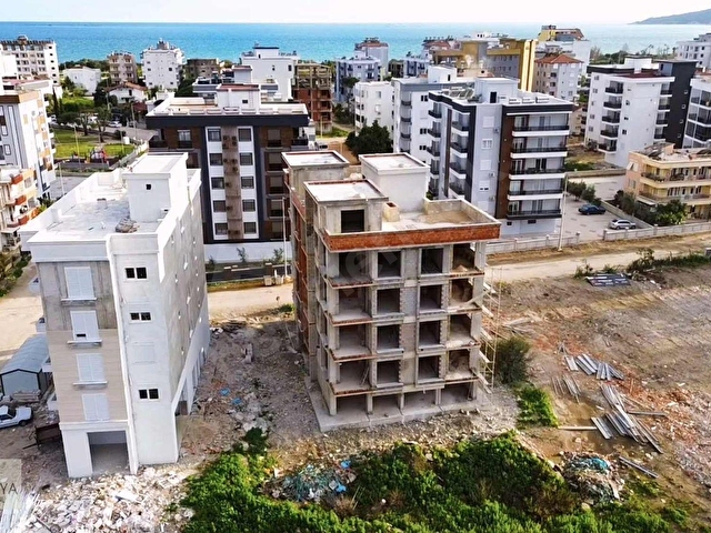 KUM MAHALLESİNDE DENİZE 300 M SATILIK LÜKS 1+1 DAİRE - Görsel 22