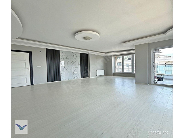 BEYLİKDÜZÜNDE MERKEZİ KONUMDA 4+2 DUBLEKS SATILIK DAİRE - Görsel 4