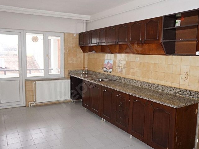 TEKİRDAĞ, HÜSEYİN PEHLİVAN CADDESİNDE 3+1 KİRALIK DAİRE