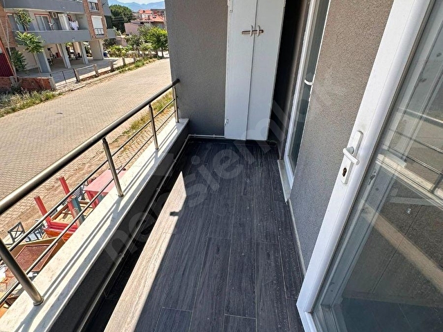 BURHANİYR JET EMLAKTAN BADEM ALANINDA 2+1 KİRALIK DAİRE - Görsel 12