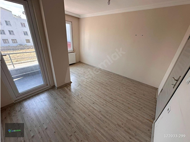 BURHANİYR JET EMLAKTAN BADEM ALANINDA 2+1 KİRALIK DAİRE - Görsel 28