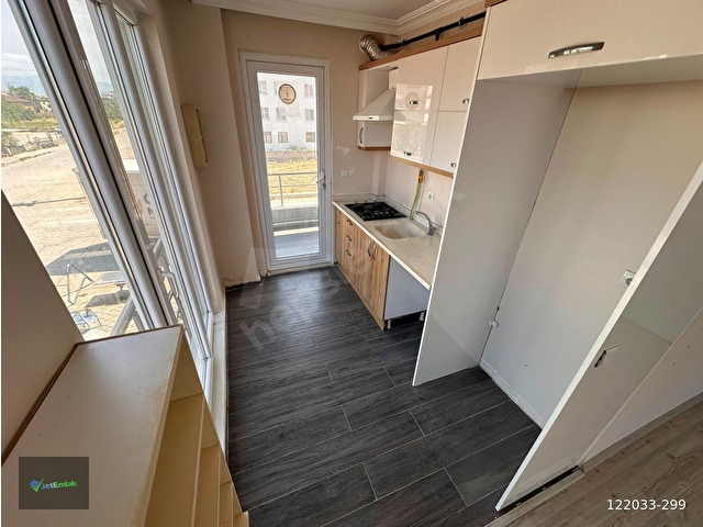 BURHANİYR JET EMLAKTAN BADEM ALANINDA 2+1 KİRALIK DAİRE - Görsel 25