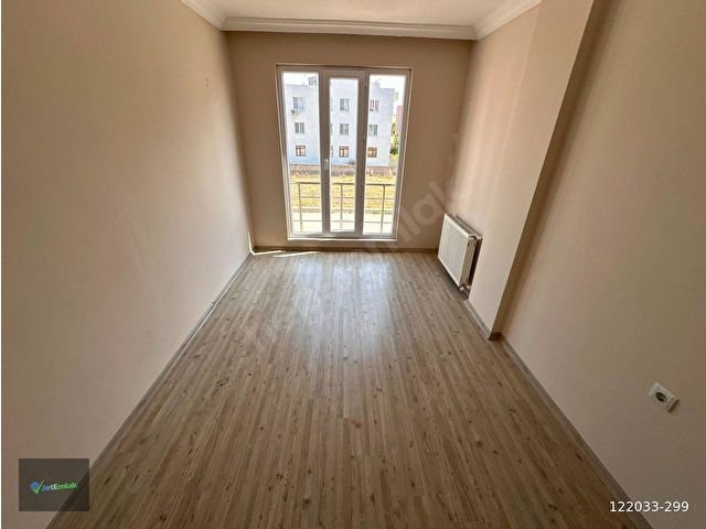 BURHANİYR JET EMLAKTAN BADEM ALANINDA 2+1 KİRALIK DAİRE - Görsel 2