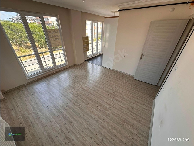 BURHANİYR JET EMLAKTAN BADEM ALANINDA 2+1 KİRALIK DAİRE