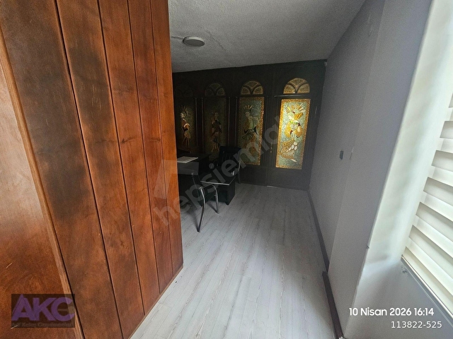 AKGden Çarşı Merkezde Full Eşyalı Özel Dekorlu Satılık Ofis - Görsel 21