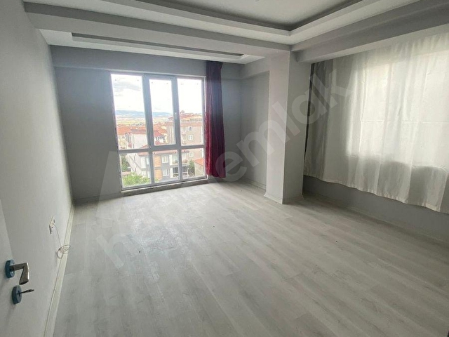 ÇALIŞKAN EMLAKTAN SATILIK ÇANAKKALE PARKI ARKASI 2+1 DAİRE - Görsel 2