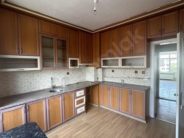 Uşak,Merkez,Tiritoğlu parkı karşısında,Şehir Merkezi 2+1 110m2 - Görsel 19