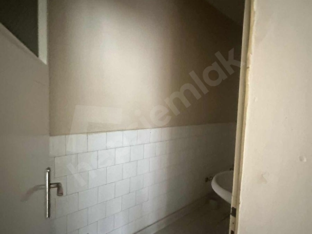 Uşak,Merkez,Tiritoğlu parkı karşısında,Şehir Merkezi 2+1 110m2 - Görsel 12