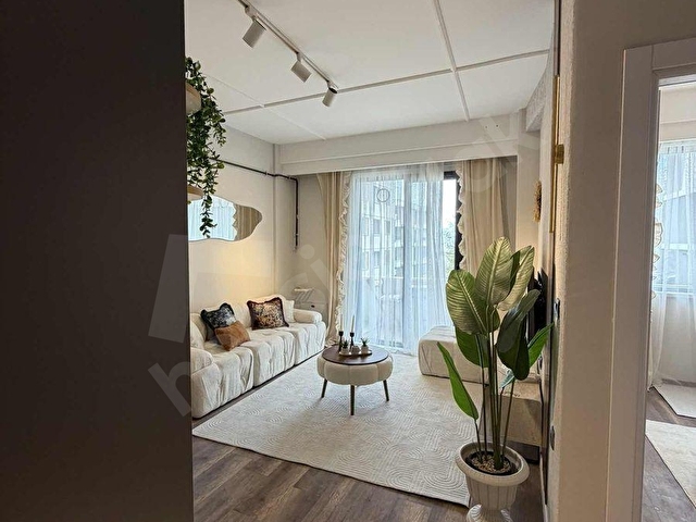 KÖRFEZDE ÖZENLE DİZAYN EDİLMİŞ FUL EŞYALI SATILIK LÜKS 1+1 DAİRE - Görsel 2