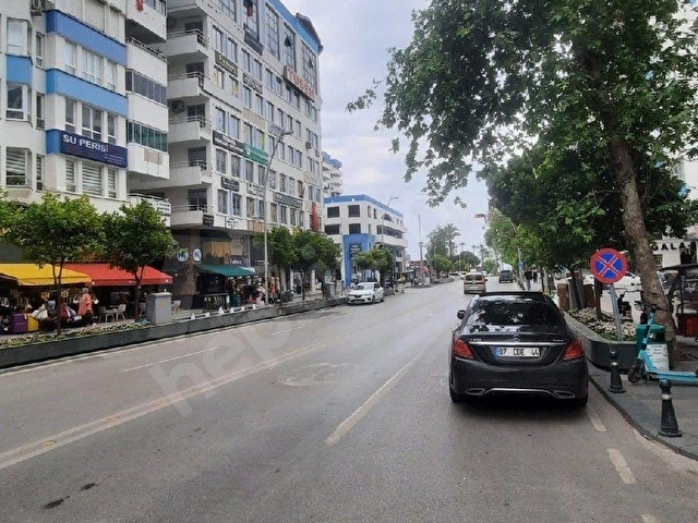 GÜLLÜK CAD UZERİNDE İŞ MERKEZİNDE KIRALIK 1+1 KEYIFLI CATI KATI TERASLI  OFIS - Görsel 2