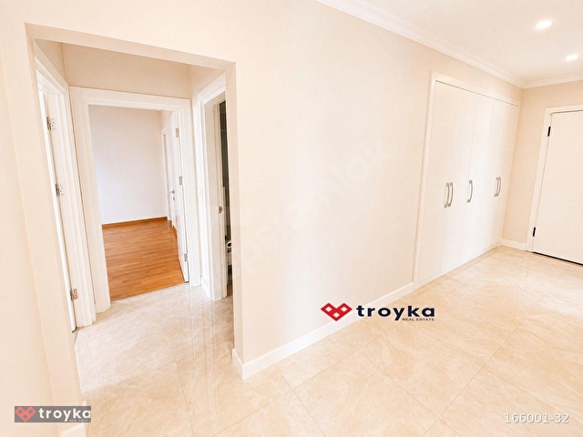 KADIKÖY ERENKÖY MERKEZİ KONUMDA GENİŞ 3+1 BALKONLU SATILIK DAİRE TROYKADAN - Görsel 7