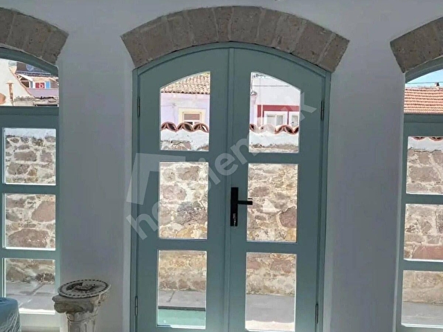 BURÇİN EMLAKTAN SATILIK ORJİNAL TAŞ BİNA TERASLI - Görsel 9