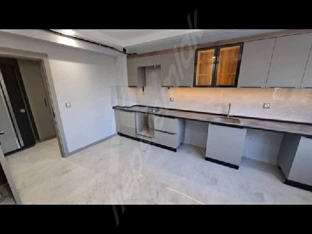 Esentepe mahallesi 100.yıl okulu karşısı köşe başı giriş kat 86m2 ferah lüx yapılı 2+1 daie çft vc - Görsel 3