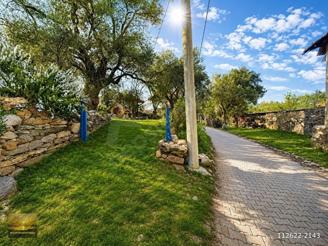 Bodrum Yakını Söğütçükte Satılık Köy Evi + 1 Dönüm İmarlı Arsa - Görsel 25