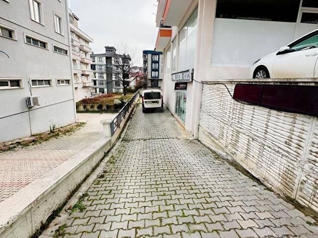 Körfez Tramway Durağına 200 Mtr Mesafede Kiralık Eşyalı1+1 Daire - Görsel 25