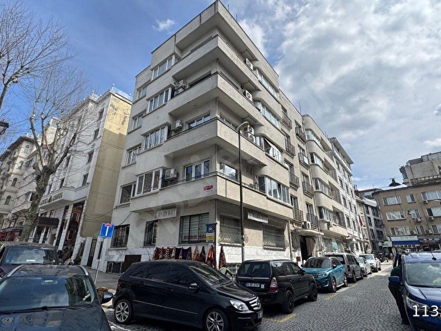 Çemberlitaş Tarihi Şerefiye Sarnıcına Cepheli 120m2 Prestif Ofis - Görsel 2
