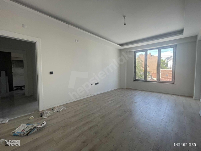 ÖZGÜNDEN KUMLUBEL MAHALLESİ CADDE ÜSTÜ 3+1 DAİRE - Görsel 6
