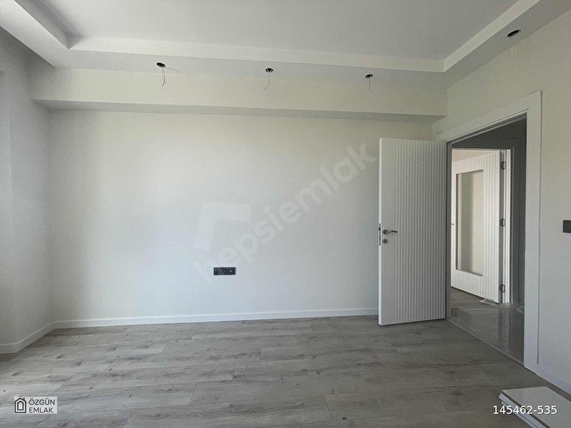 ÖZGÜNDEN KUMLUBEL MAHALLESİ CADDE ÜSTÜ 3+1 DAİRE - Görsel 13