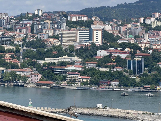 67 EMLAK TAN ANA CADDE ÜZERİNDE KOMBİLİ 2+1 KİRALIK