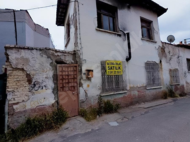 ŞEHRİN MERKEZİNDE HESAPLI MÜSTAKİL TAPULU MÜSTAKİL EV - Görsel 4