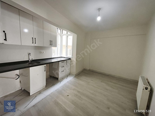 KADIKÖY MERKEZİ KONUMDA KİRALIK 1+1 DAİRE - Görsel 15