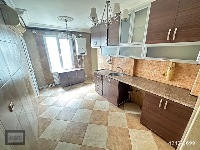REŞATBEY’de AZ KATLI ve GENÇ BİNADA SATILIK 3+1+Ç.B 145 m2 TEMİZ CAZİP DAİRE !!! KOMBİLİ