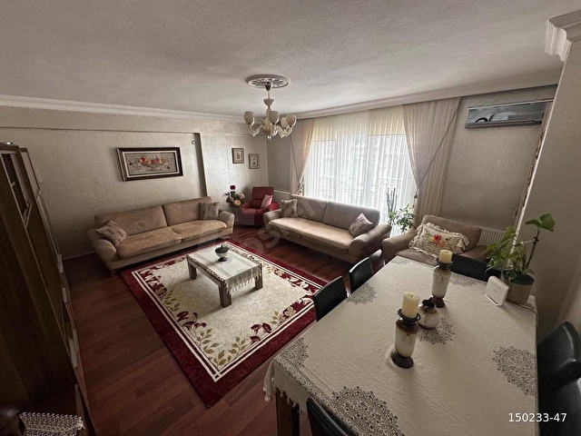 CUMHURİYETte - 2. kat - ASANSÖRLÜ - 130 M2 BRÜT - BALKONLU