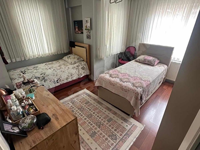 CUMHURİYETte - 2. kat - ASANSÖRLÜ - 130 M2 BRÜT - BALKONLU - Görsel 9