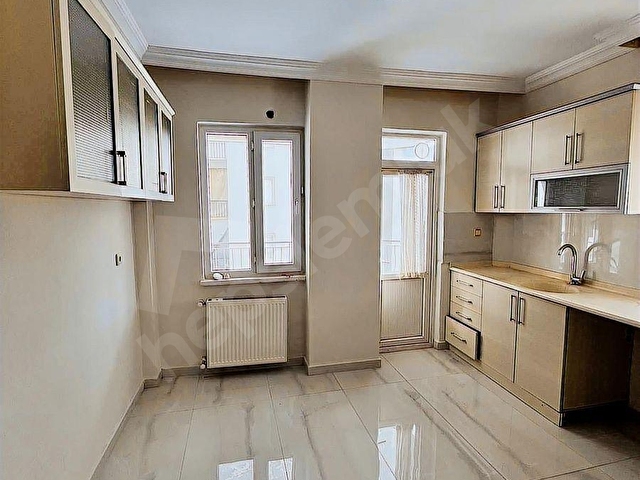 KONTAALTI SİTELER MAH. NEZİH BİR SİTEDE HAVUZLU KATTA 3+1 - Görsel 12