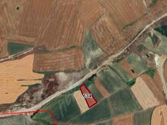 ÇAKMAKLIDA 281 M2 VİLLA İMARLI ARSA