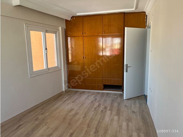 MERKEZİ KONUMDA 150 M2 3+1  İÇİ SIFIR YAPILI KİRACILI SATILIK DAİRE - Görsel 4