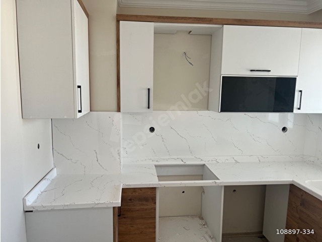MERKEZİ KONUMDA 150 M2 3+1  İÇİ SIFIR YAPILI KİRACILI SATILIK DAİRE - Görsel 18