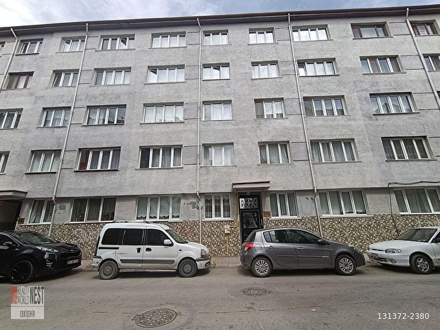 RW NESTTEN BALKAN CD. ÜZERİ SATILIK BAKIMLI 3+1 DAİRE - Görsel 2
