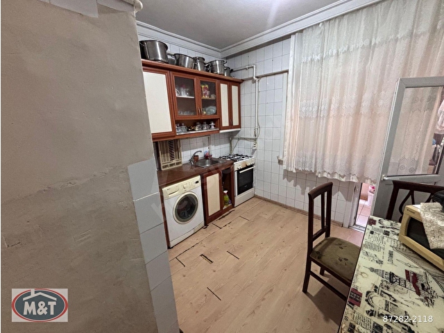 Güngören Camlıkahvede 30 Yıllık Bina 3+1 Asansörlü Satılık Hisse Tapulu Daire - Görsel 12